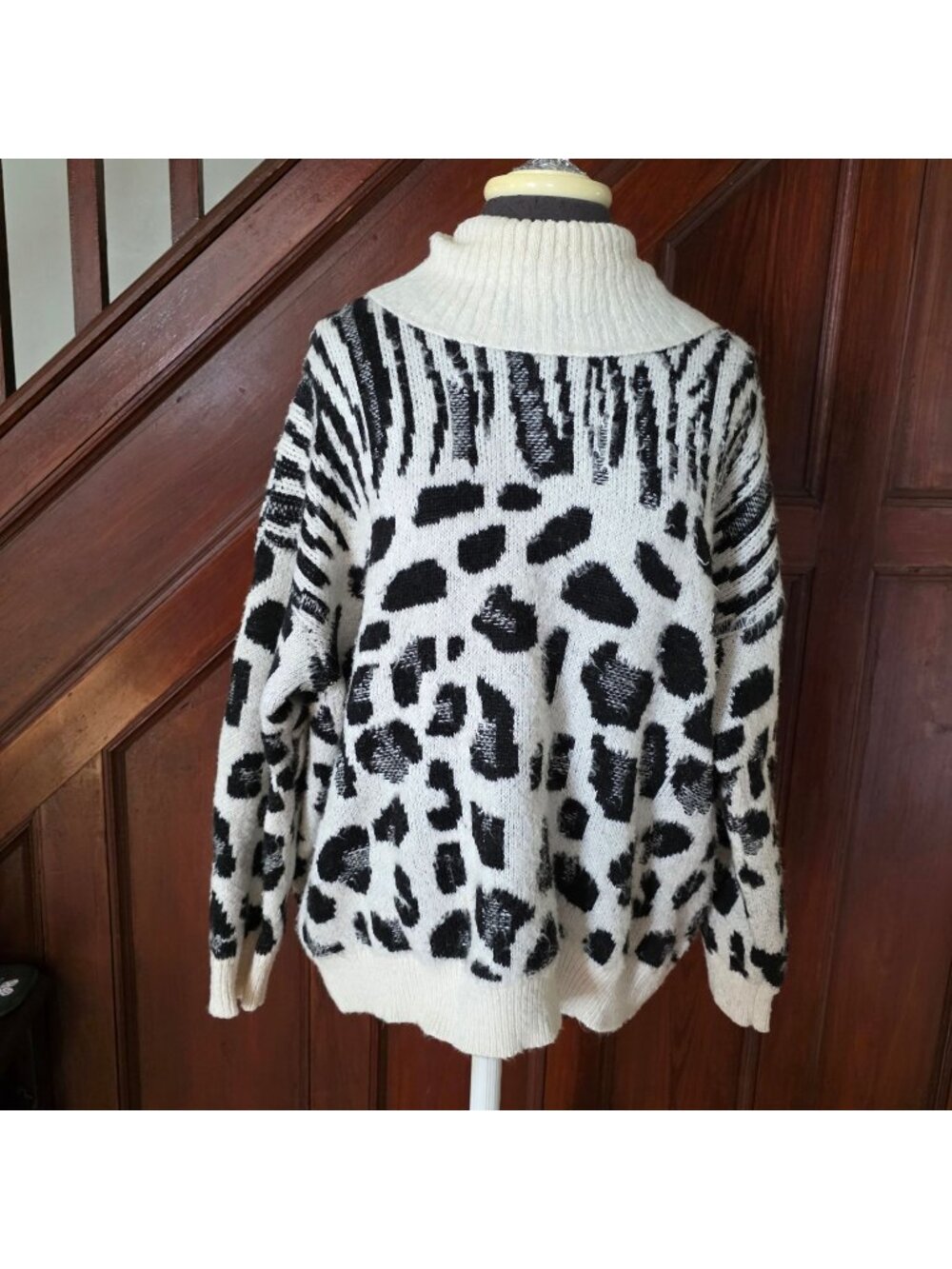 Torrid Animal Print Oversized Sweater Ivory & Black Ribbed Turtleneck Size 2